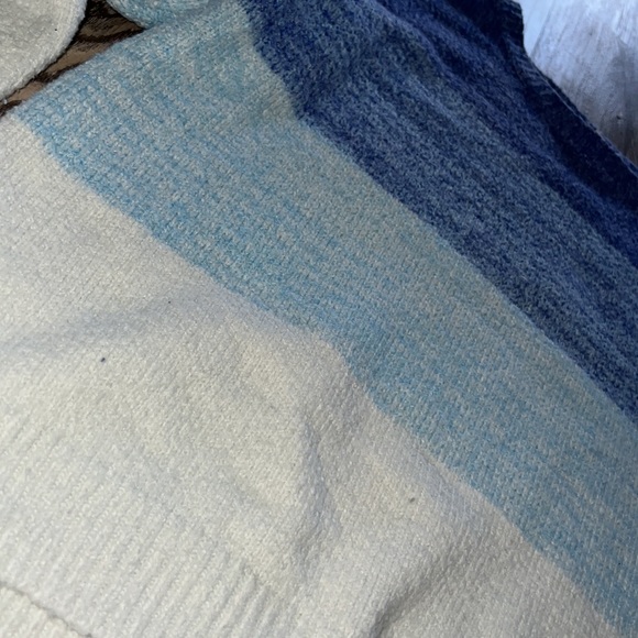 Color Block Sweater - Picture 2 of 6